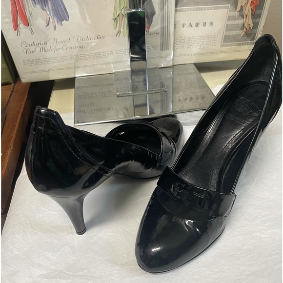 Authentic Burberry Pumps - Picture 9 of 15